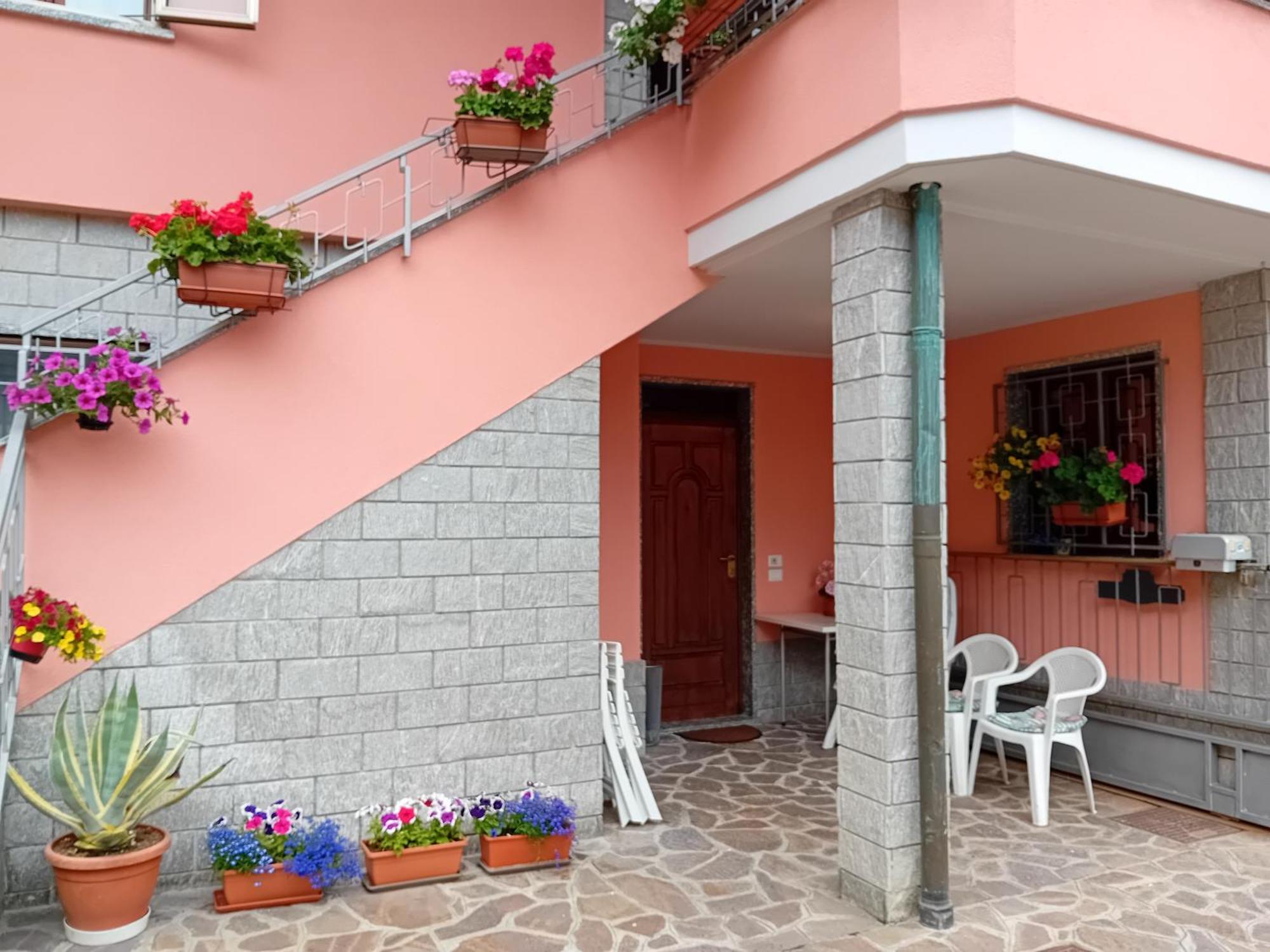 Casa Vacanze Kristina Brissago-Valtravaglia Εξωτερικό φωτογραφία